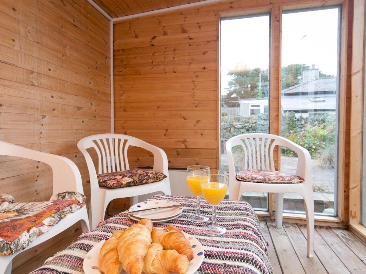 Pass The Keys Comfortable Stone Built Cottage In Menai Bridge Eksteriør bilde